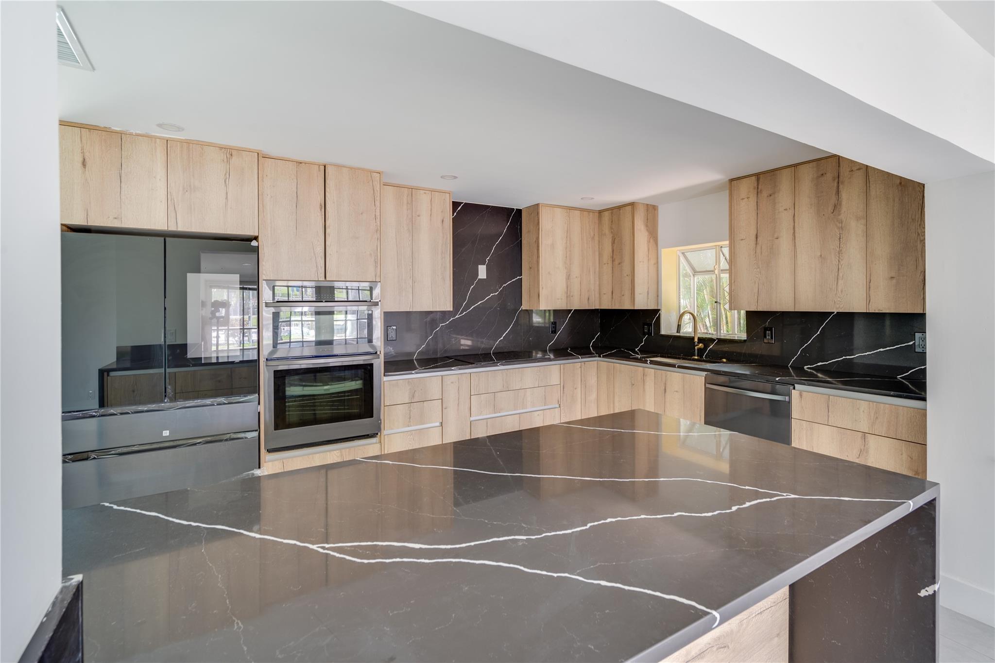 5279 Stratford Ct