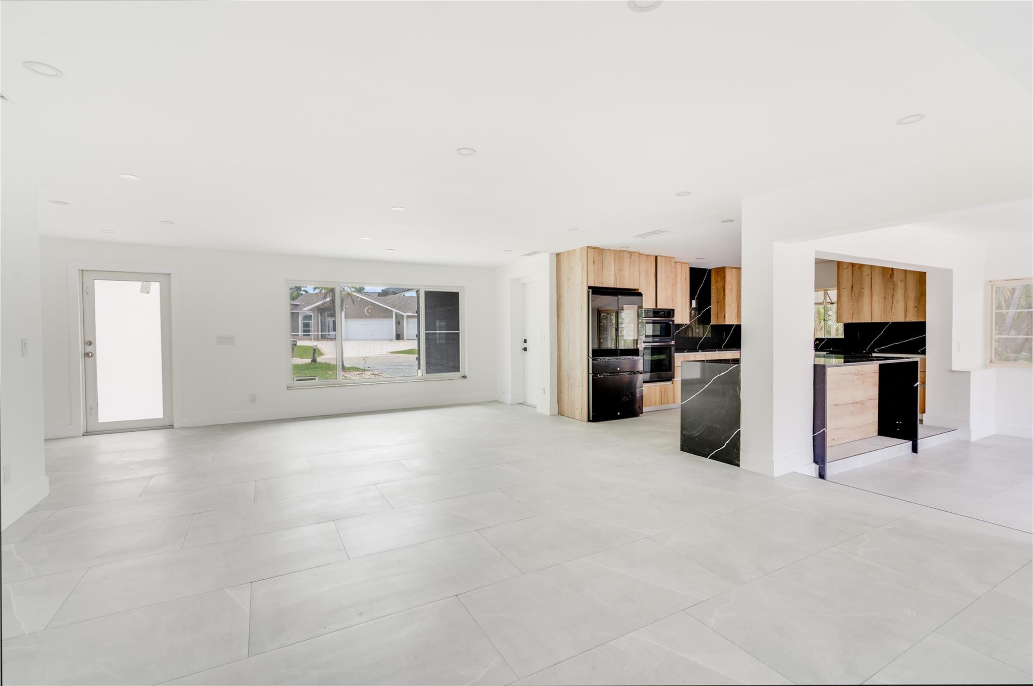 5279 Stratford Ct