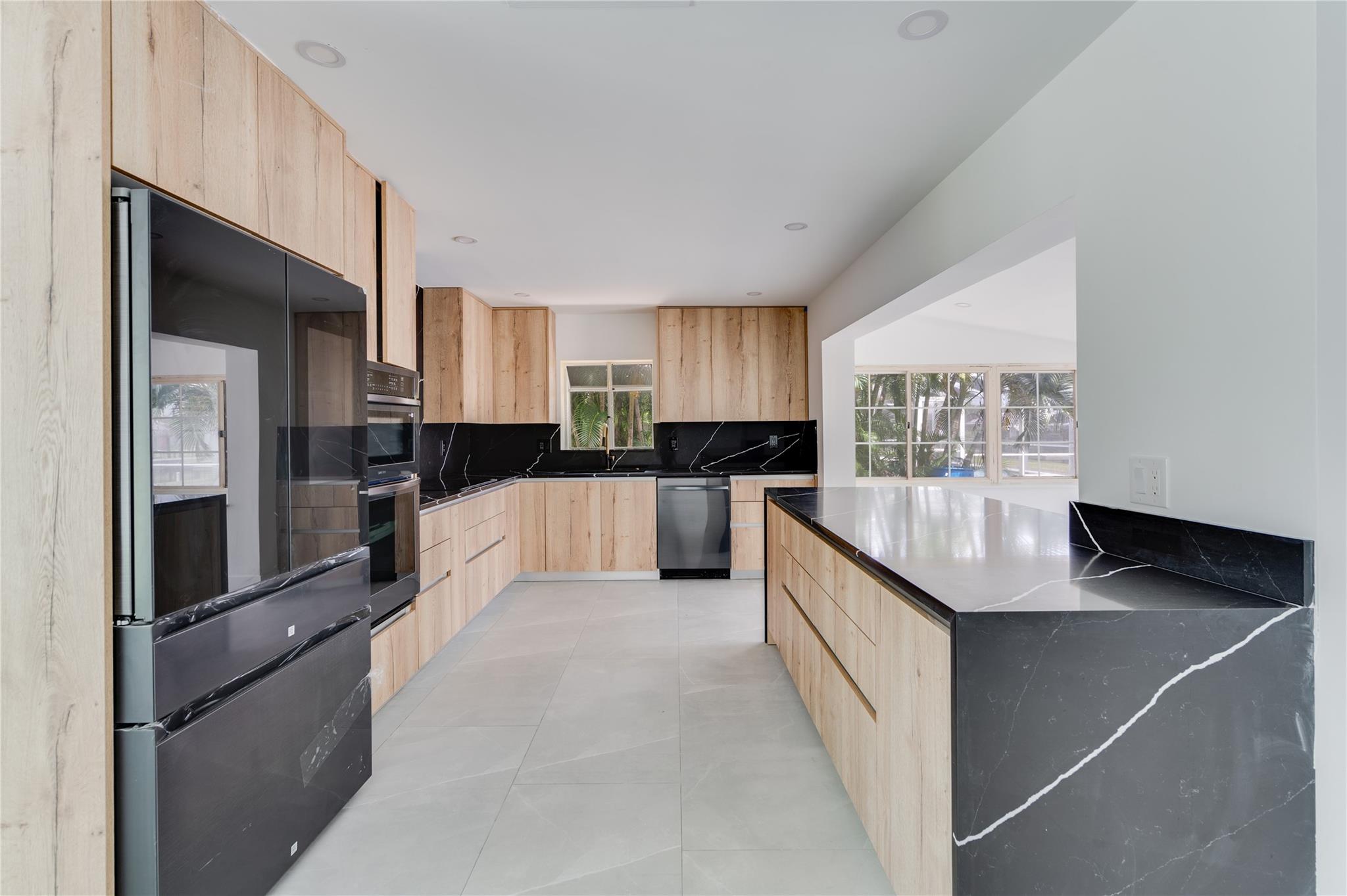 5279 Stratford Ct