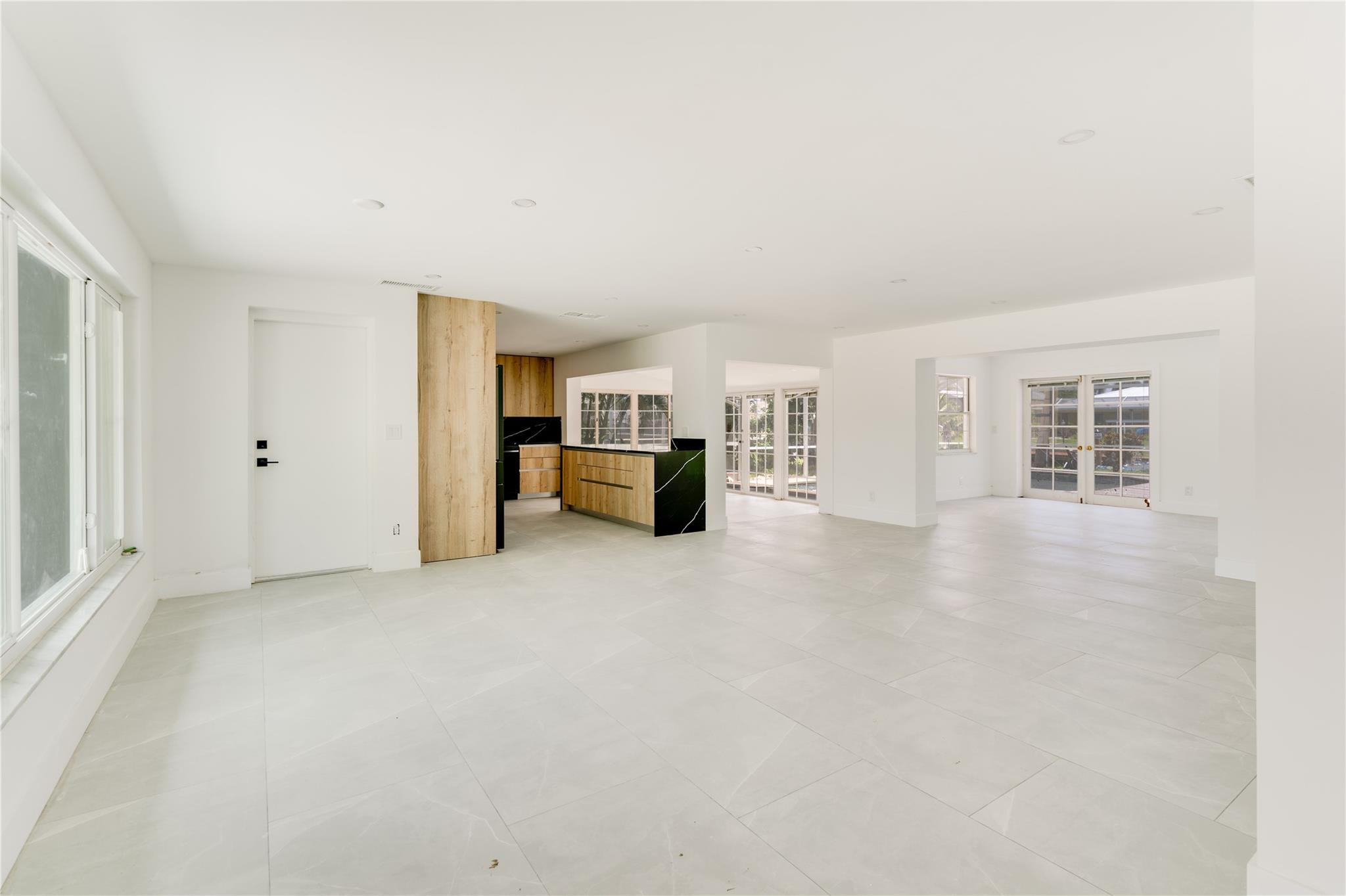 5279 Stratford Ct