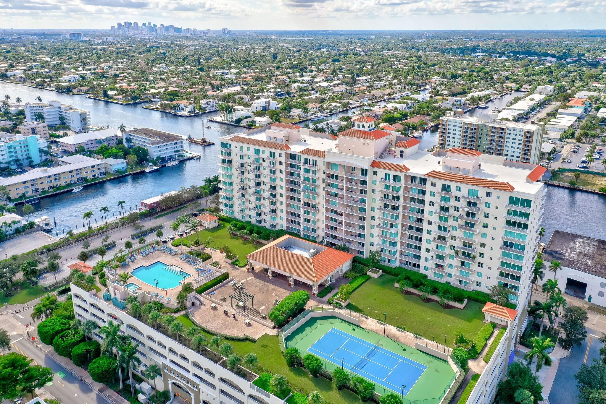 3020 NE 32nd Ave 1017