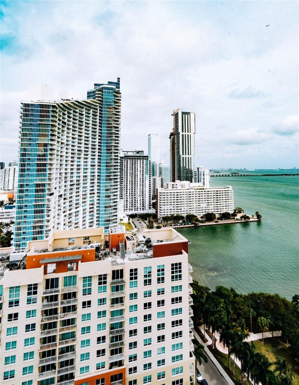 1900 N Bayshore Dr 2312