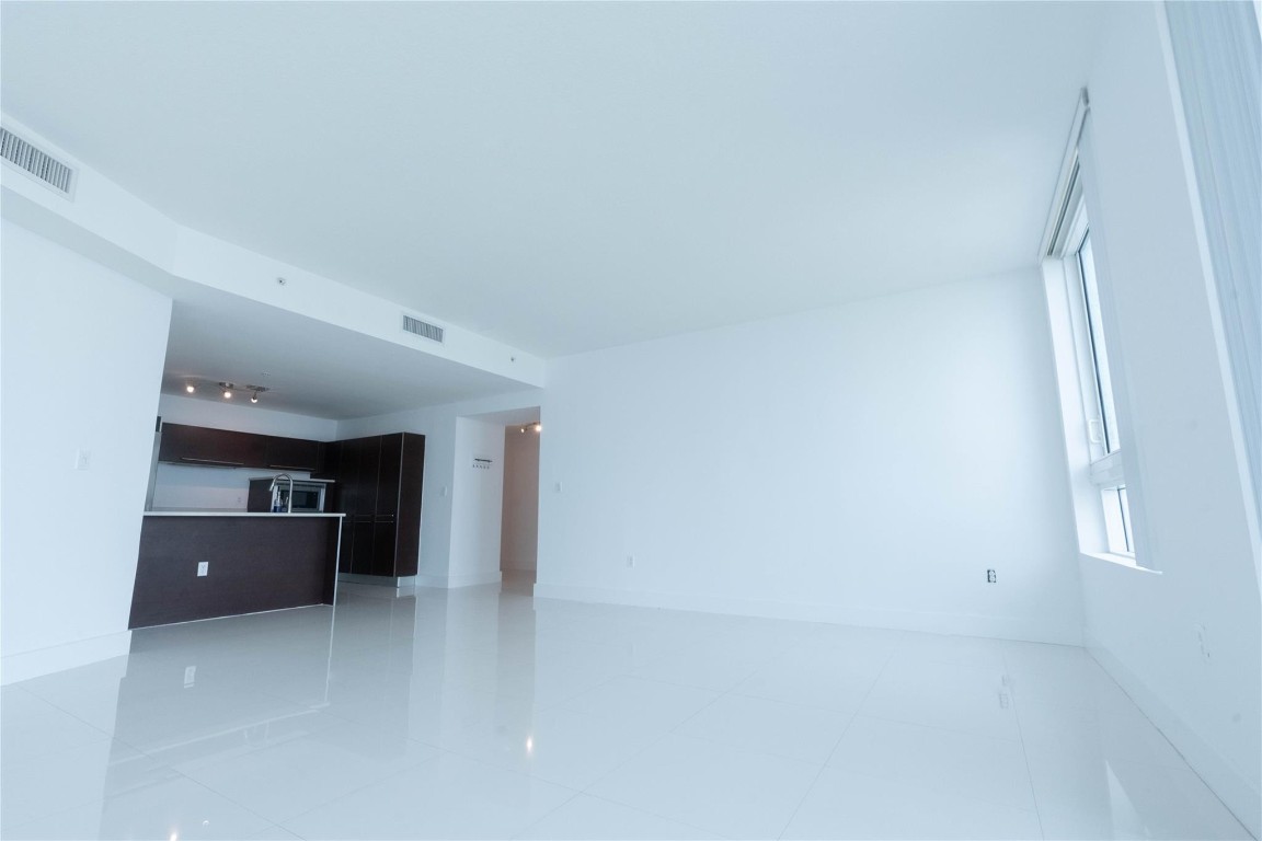 1900 N Bayshore Dr 2312