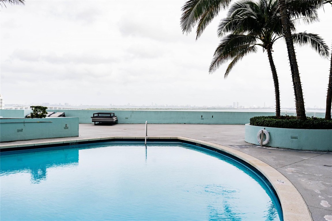 1900 N Bayshore Dr 2312