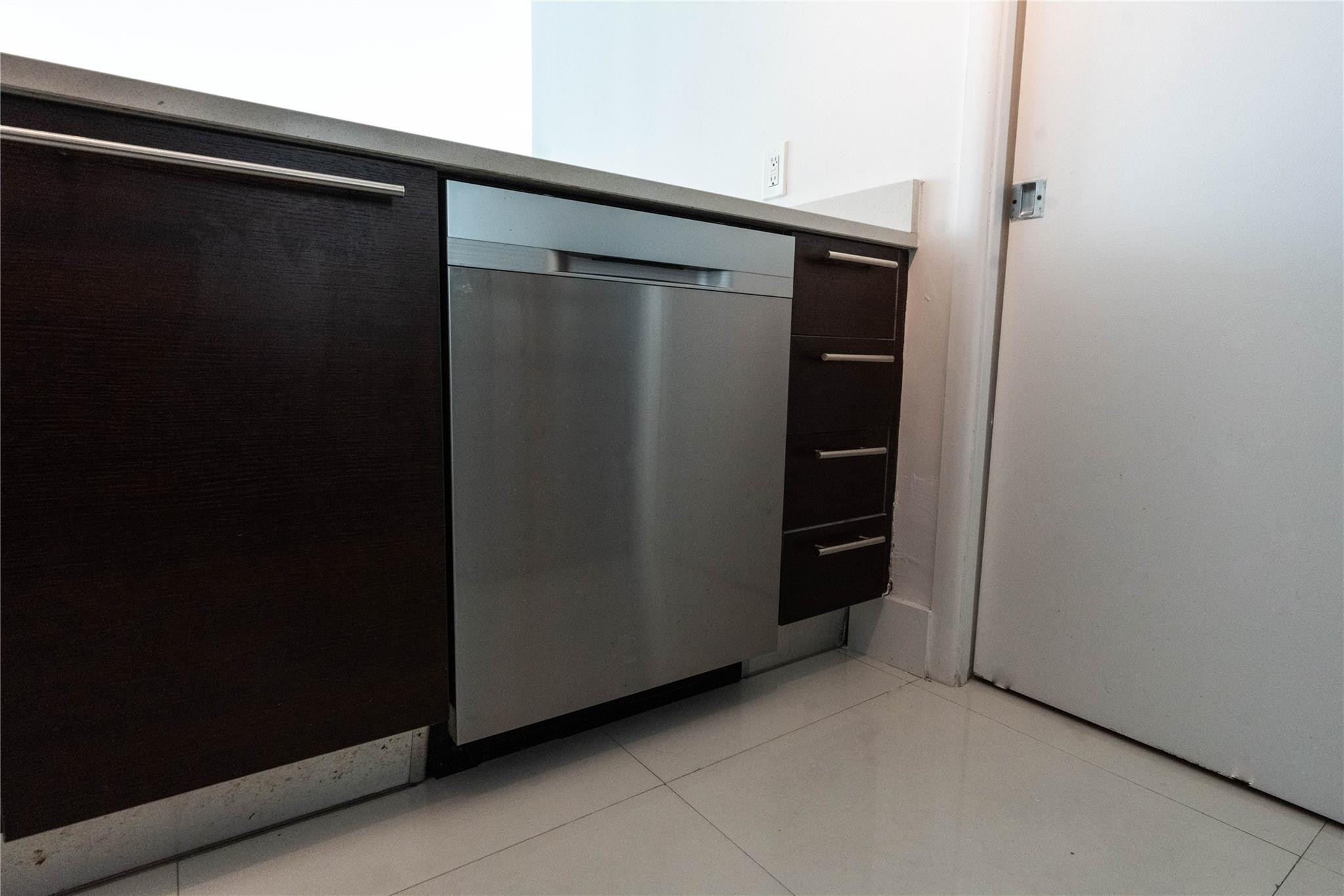 1900 N Bayshore Dr 2312