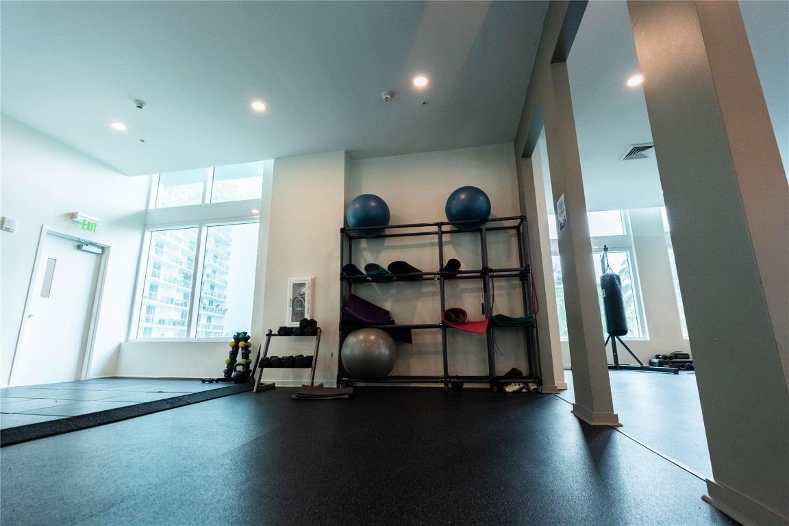 1900 N Bayshore Dr 2312