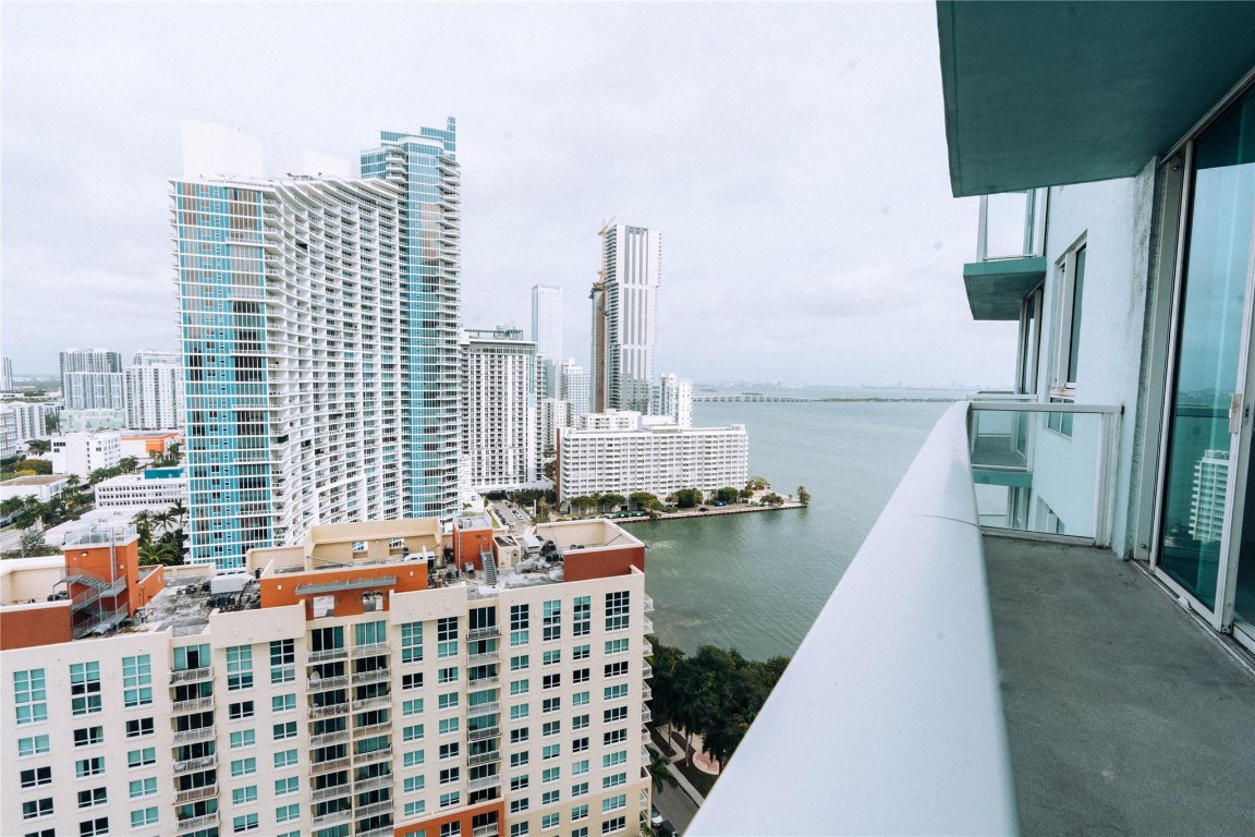 1900 N Bayshore Dr 2312