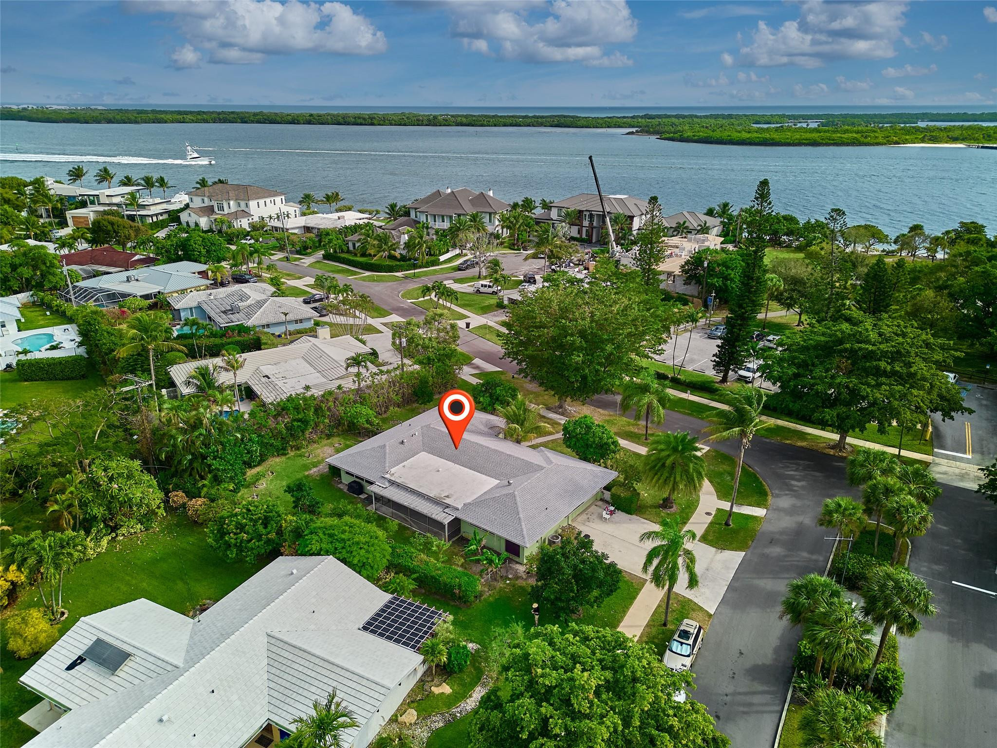 701 Lakeside Dr