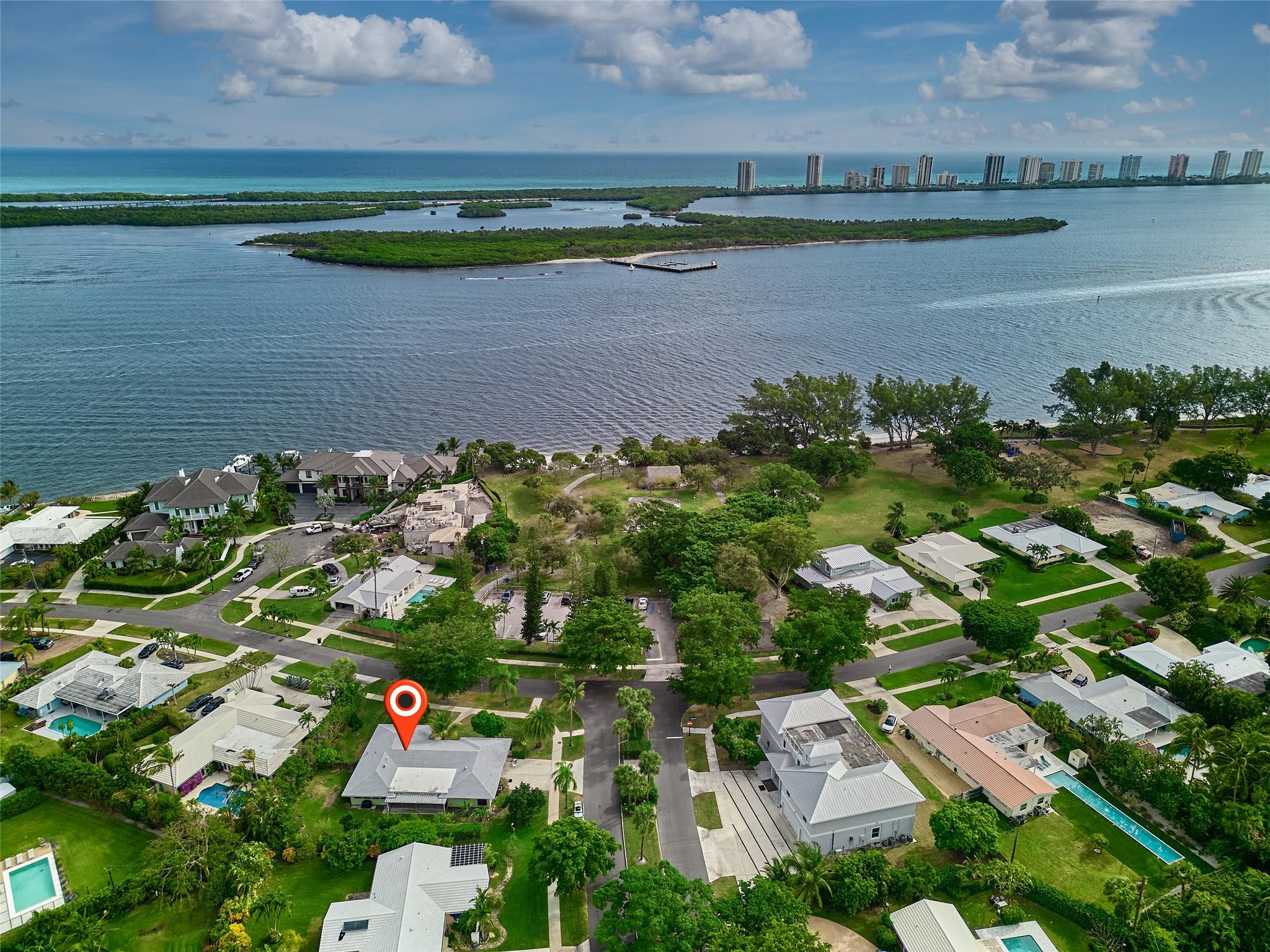 701 Lakeside Dr