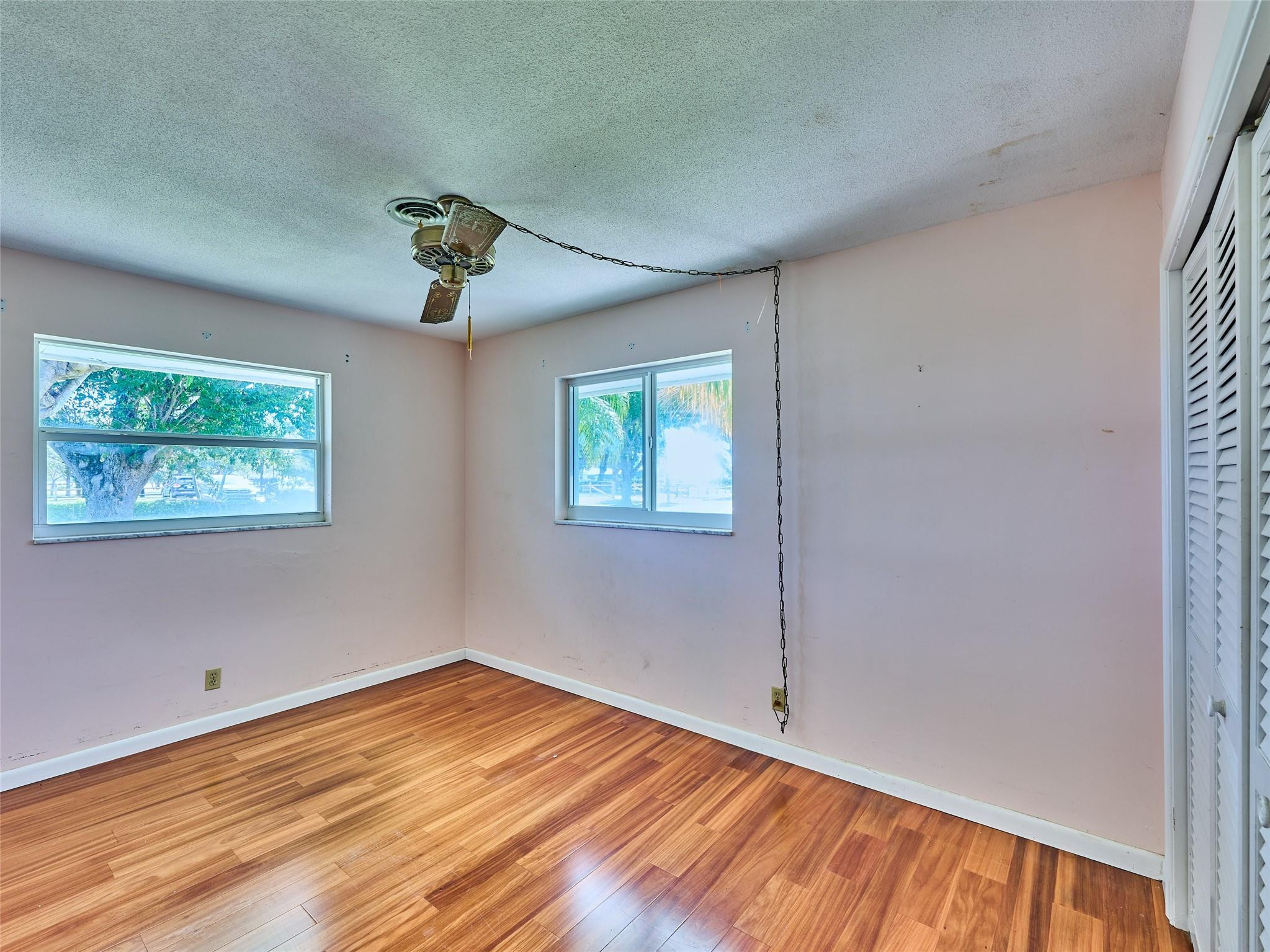 701 Lakeside Dr