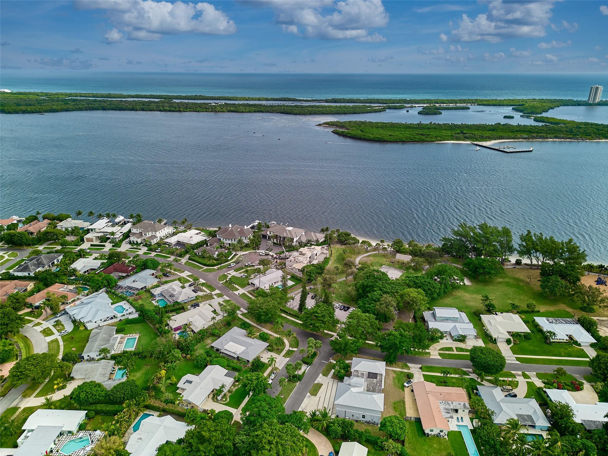 701 Lakeside Dr