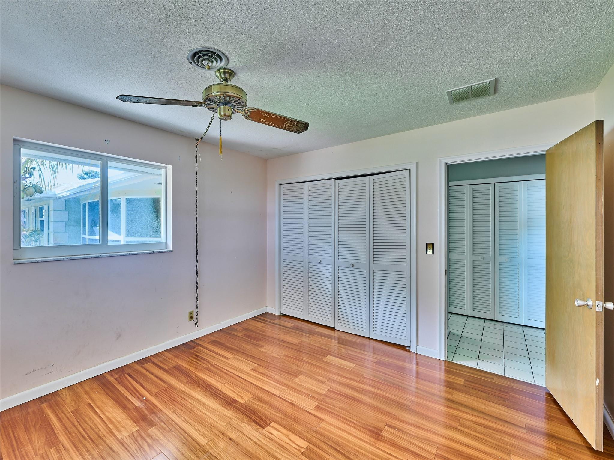 701 Lakeside Dr