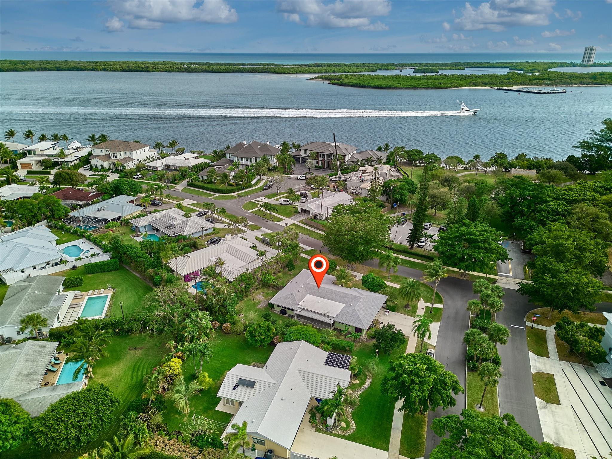 701 Lakeside Dr