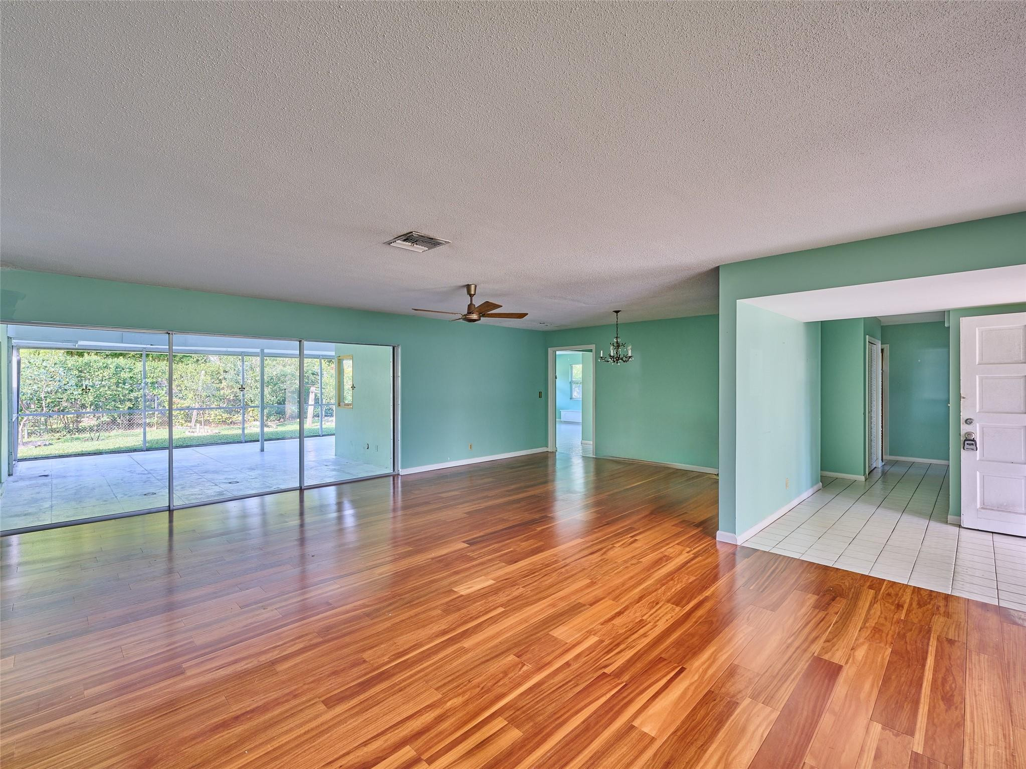 701 Lakeside Dr