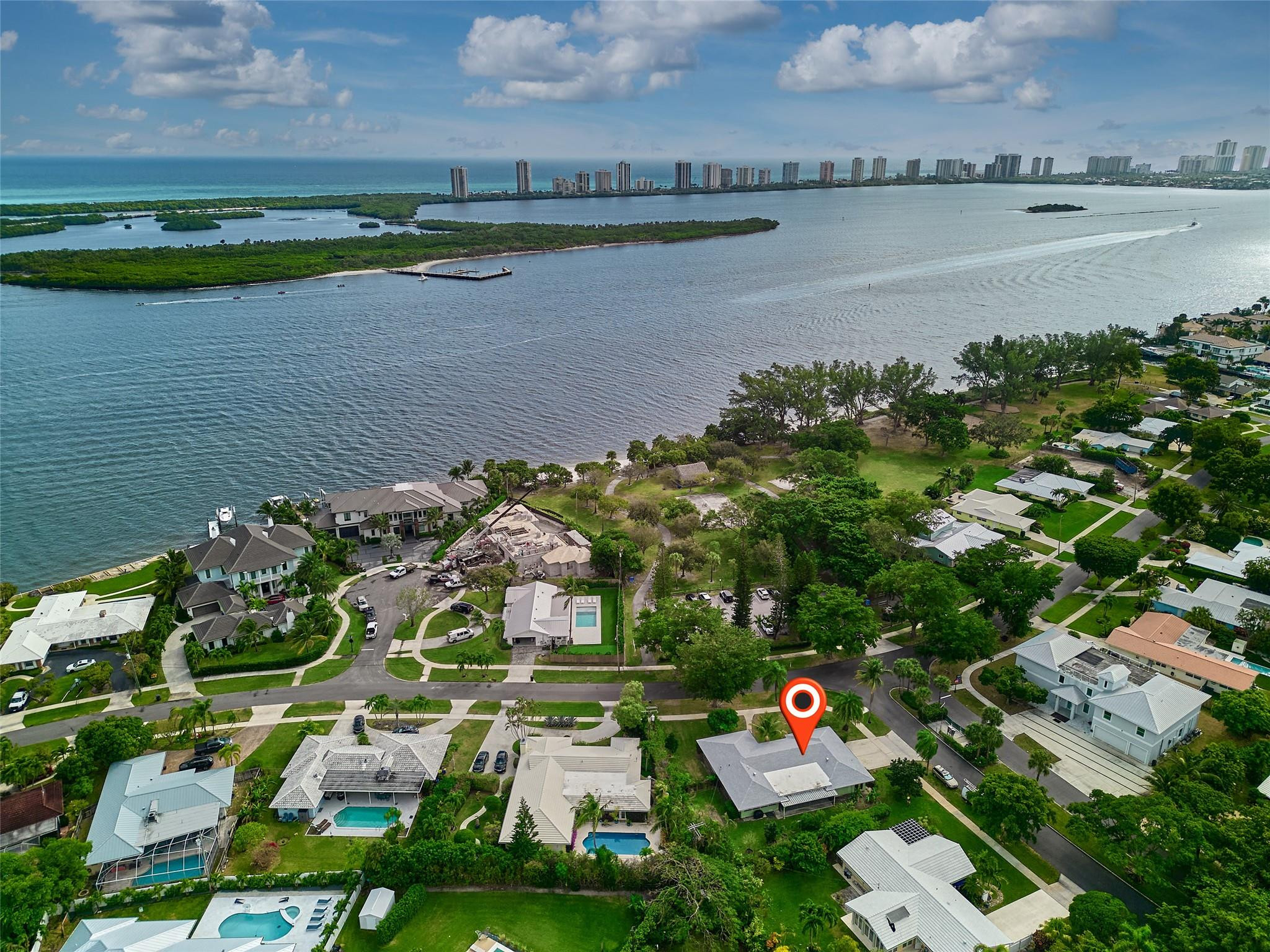 701 Lakeside Dr