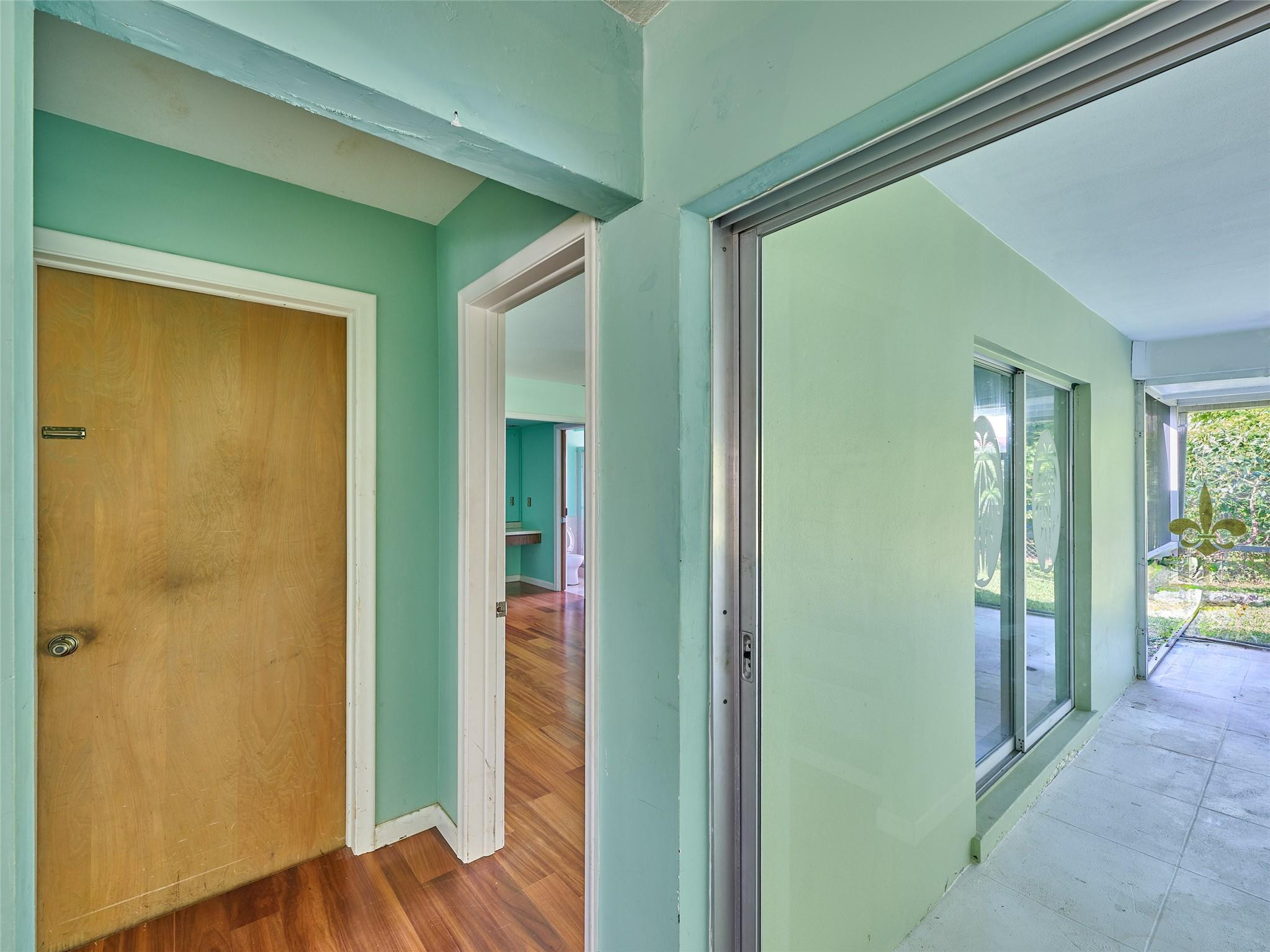 701 Lakeside Dr