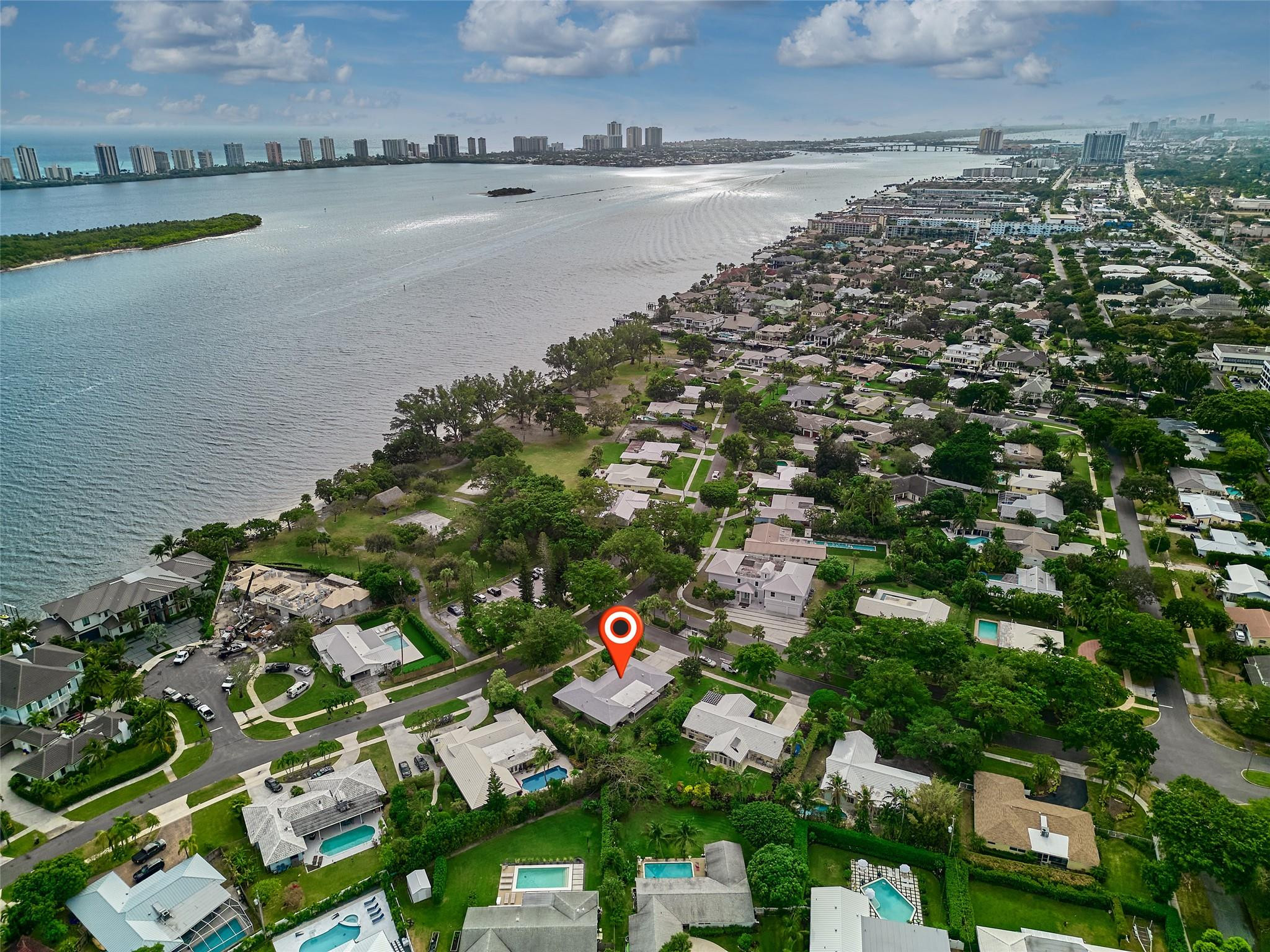701 Lakeside Dr