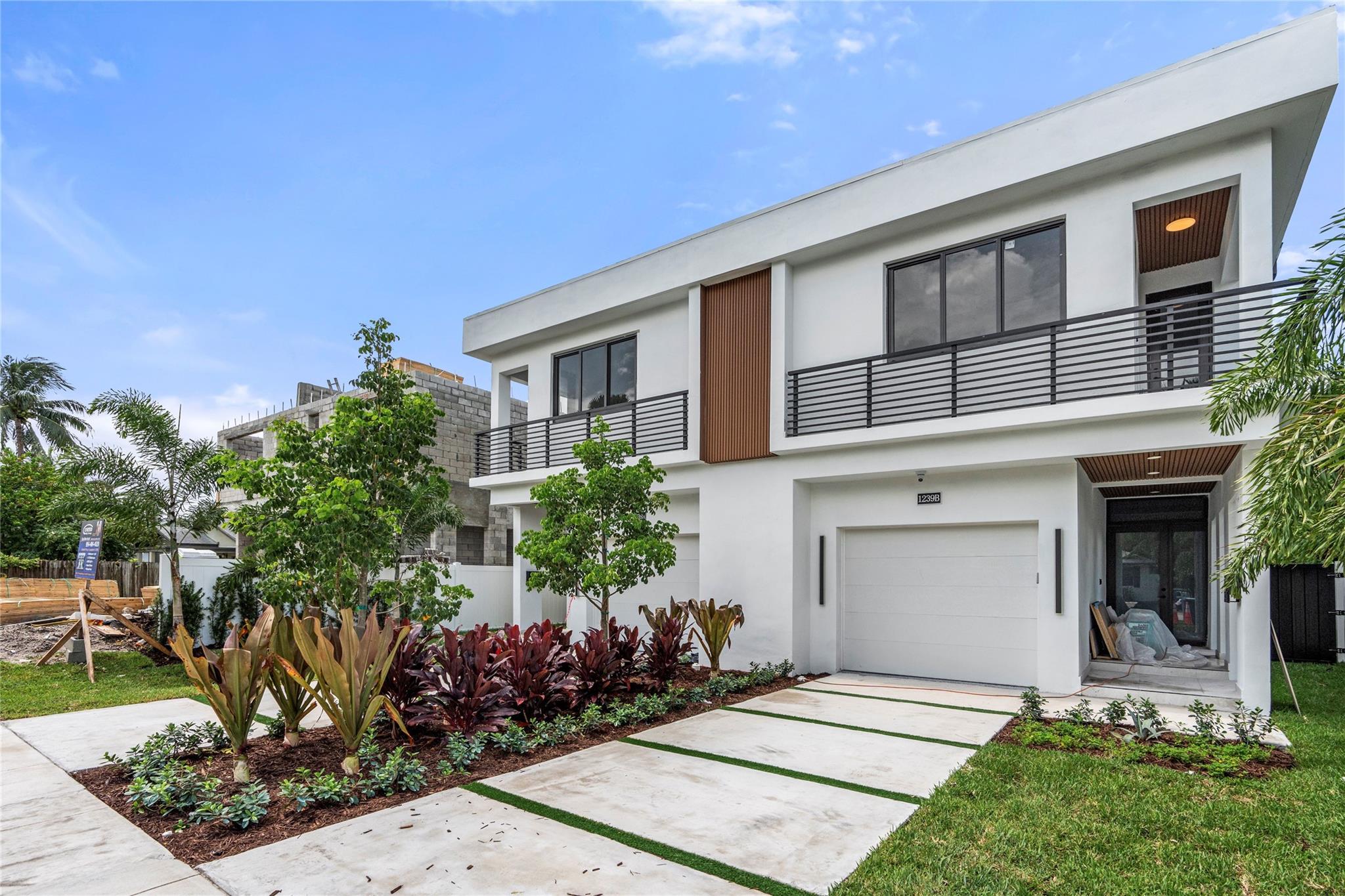 1239 NE 12th Ave 1