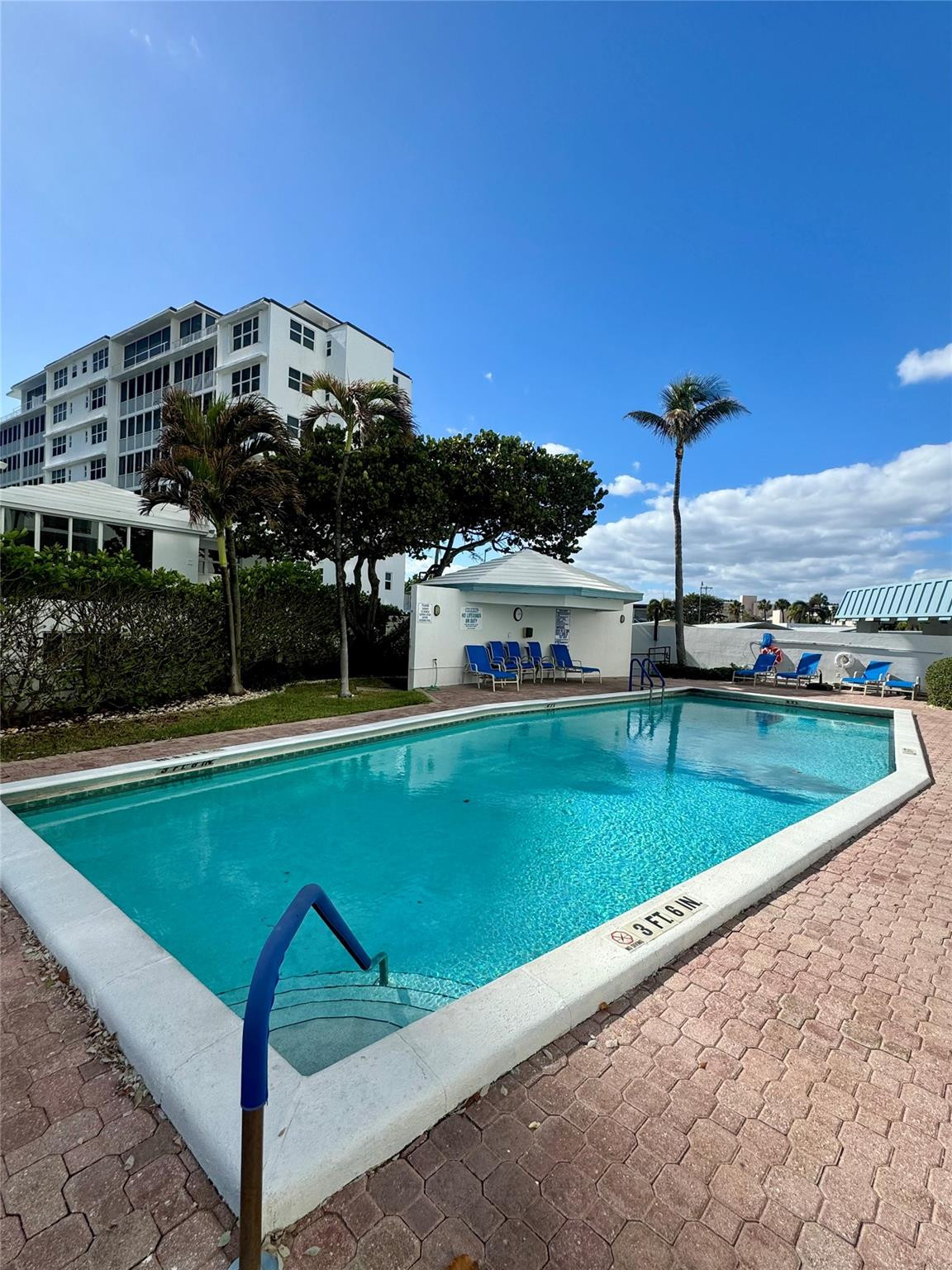 1500 S Ocean Boulevard 1006, Lauderdale-By-The-Sea Unit: 1006