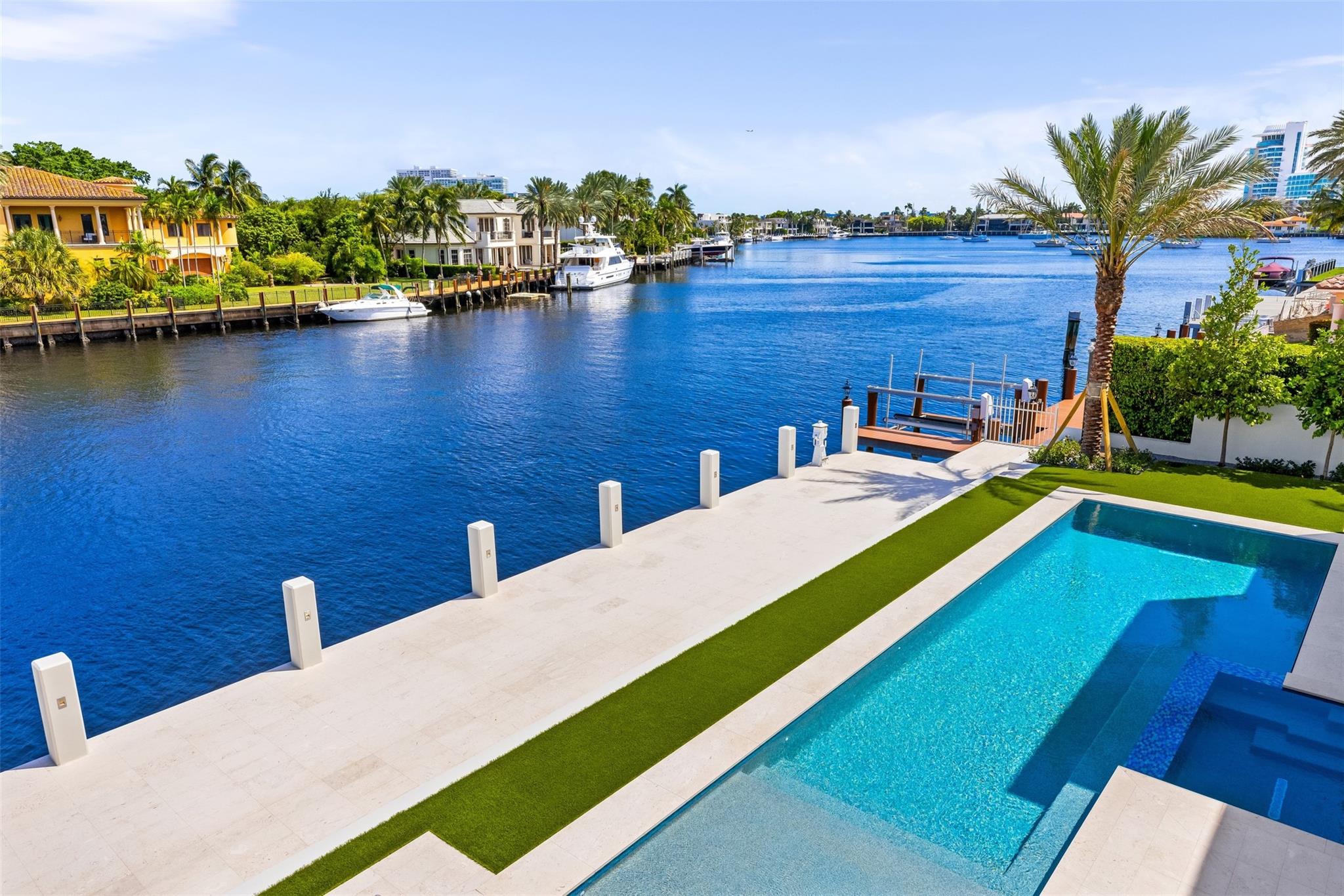 68 Isla Bahia Drive