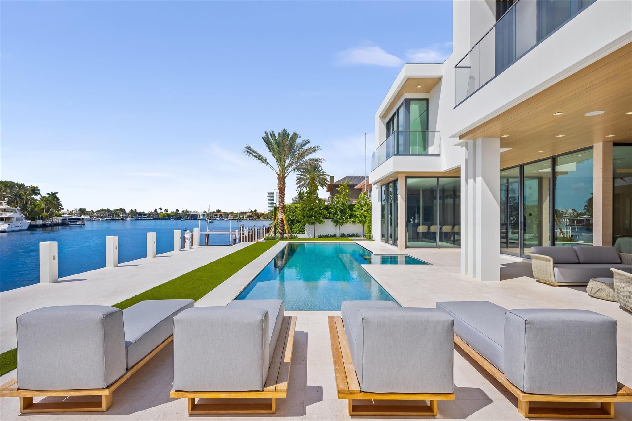 68 Isla Bahia Drive