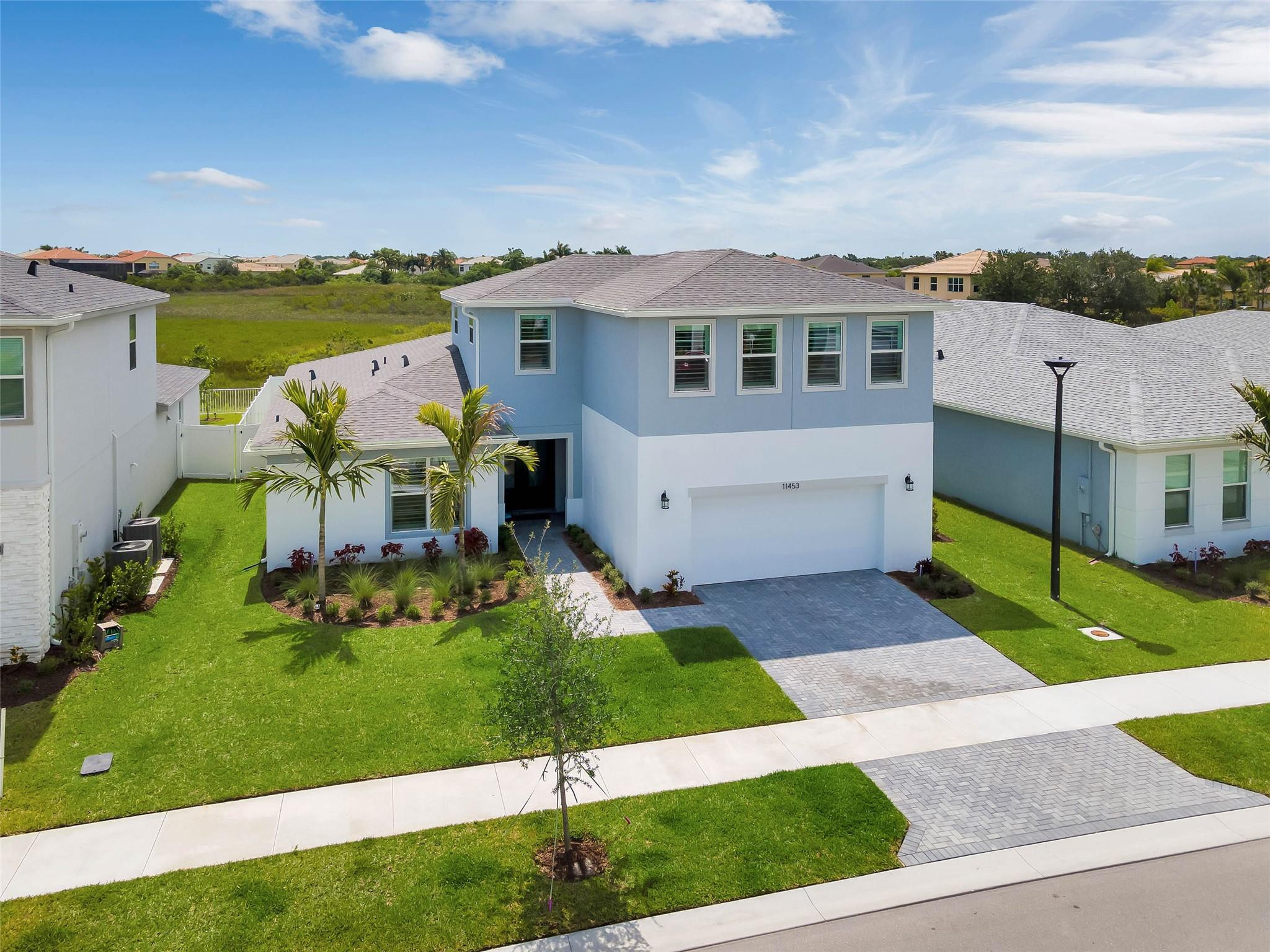 11453 SW Lyra Dr