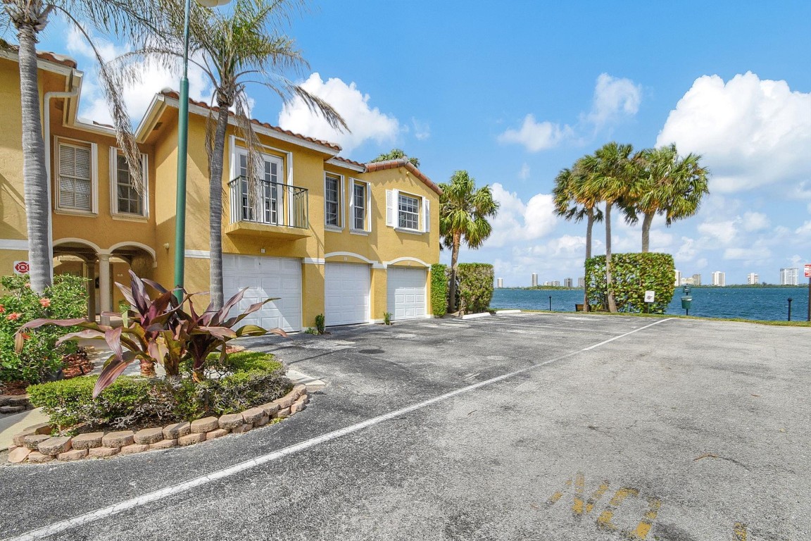 1155 Lake Shore Dr 205