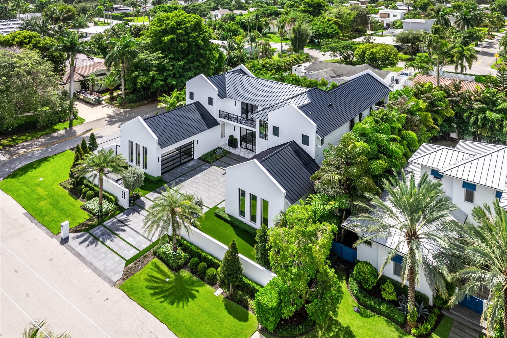 202 NW 7th St