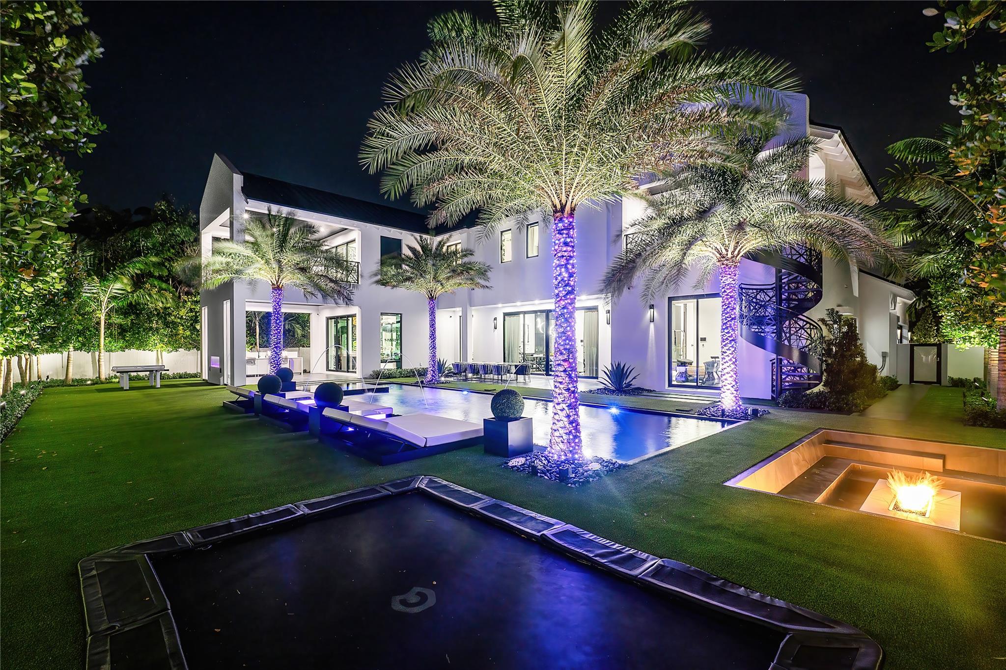 202 NW 7th St