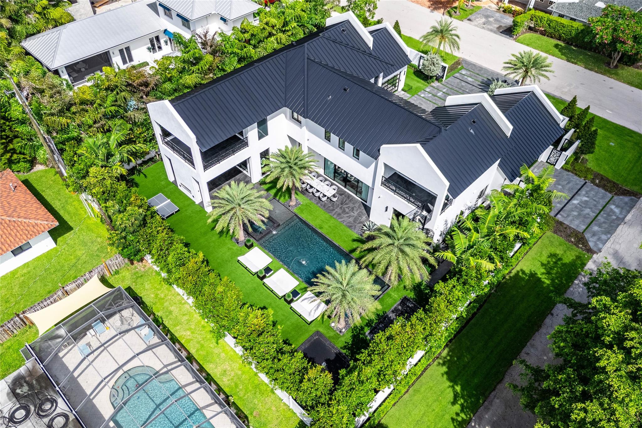 202 NW 7th St