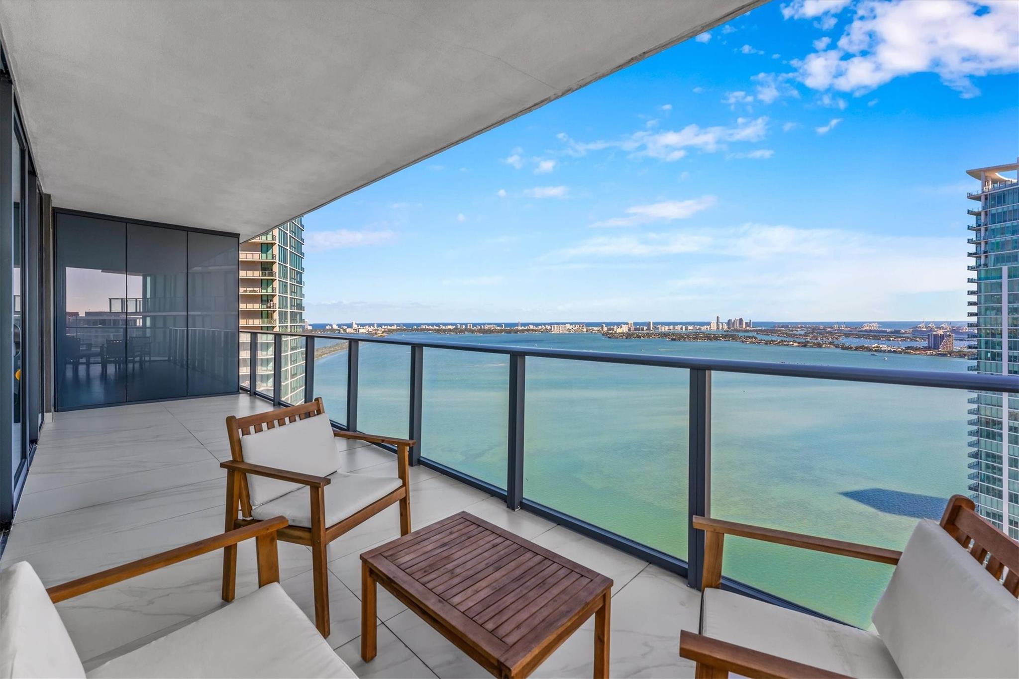 650 NE 32nd St 4501