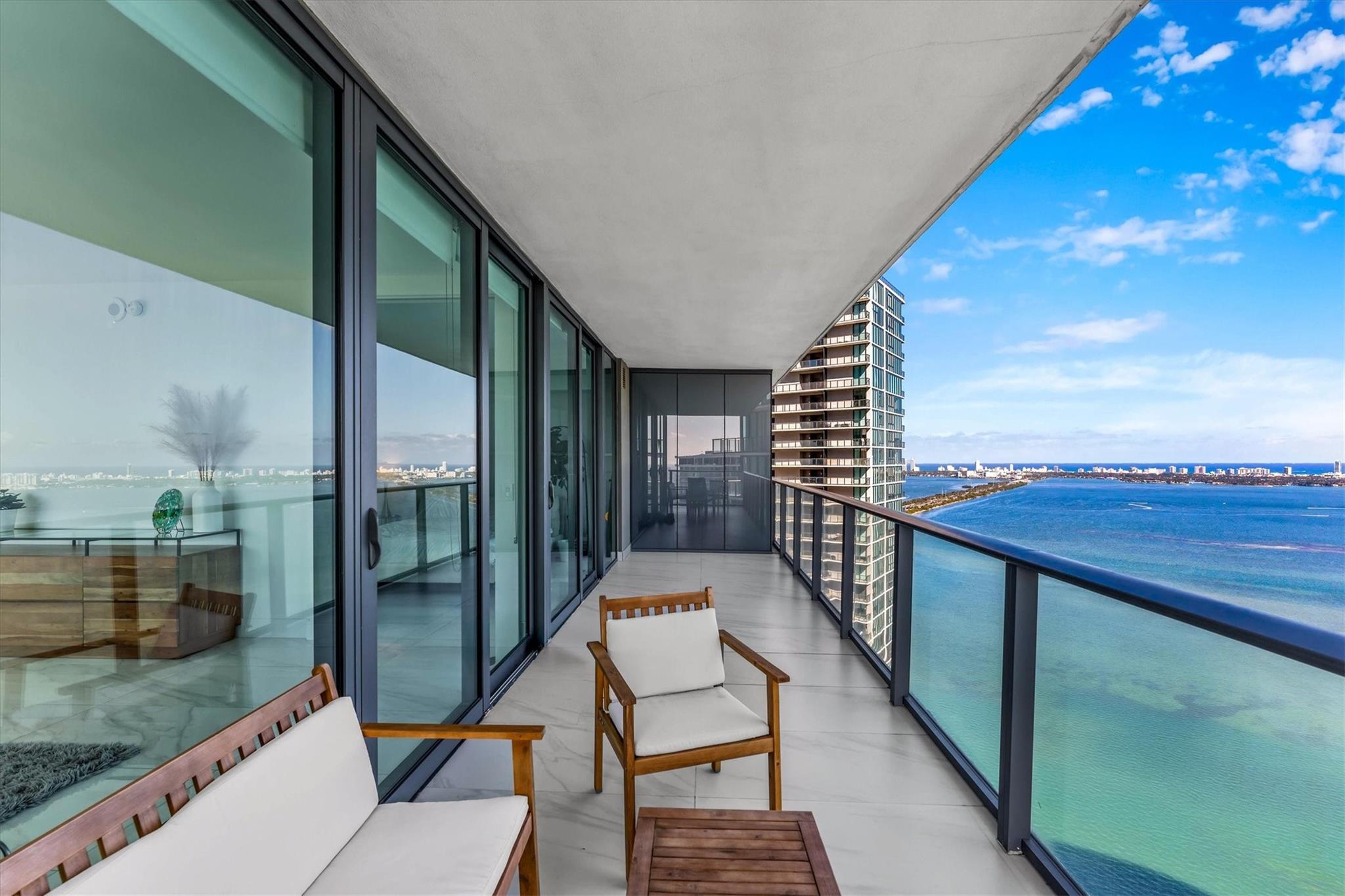 650 NE 32nd St 4501