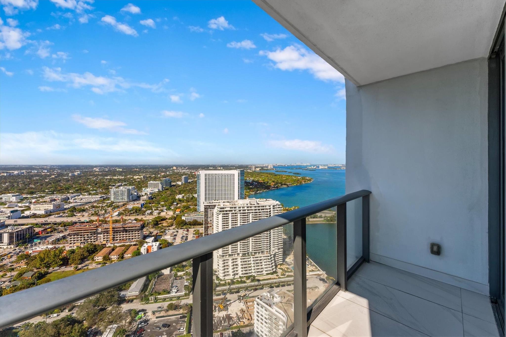 650 NE 32nd St 4501