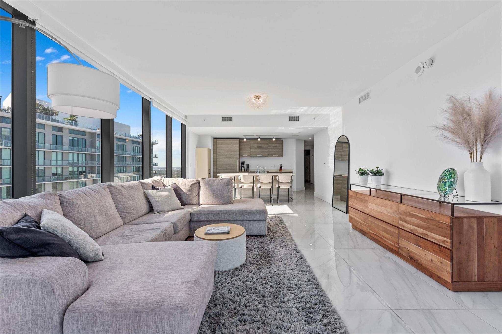650 NE 32nd St 4501