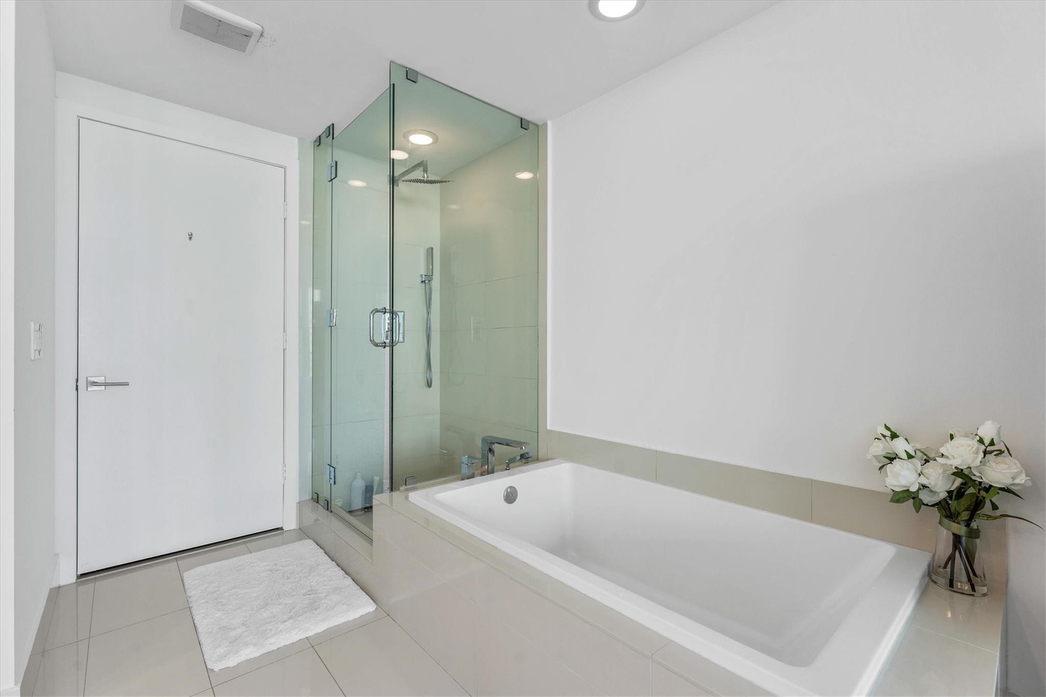 650 NE 32nd St 4501