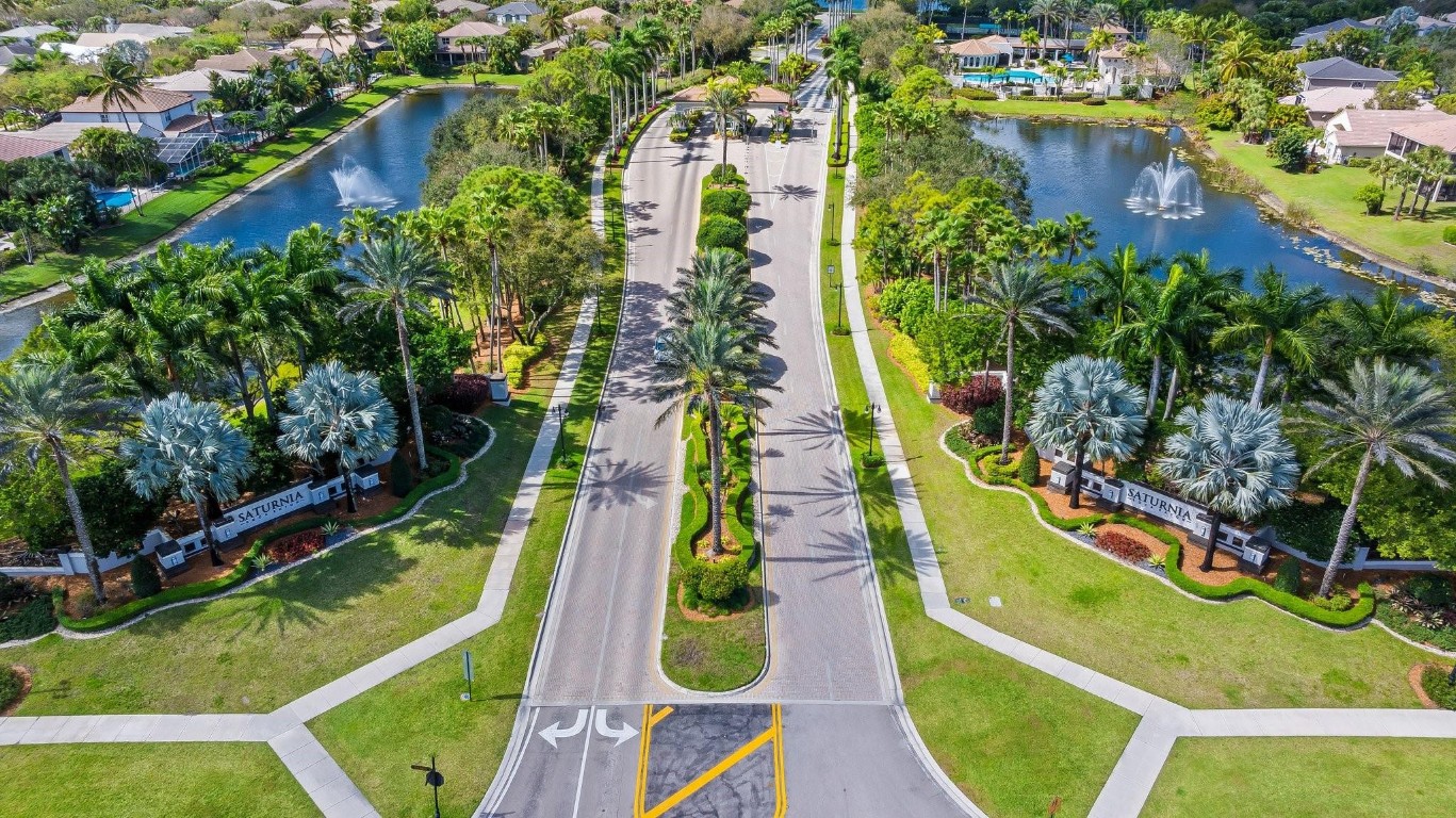 19450 Saturnia Lakes Dr