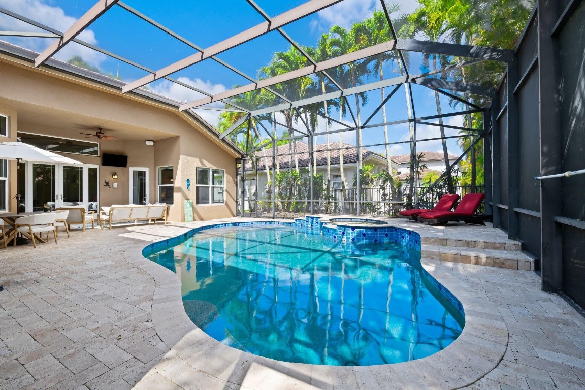 19450 Saturnia Lakes Dr