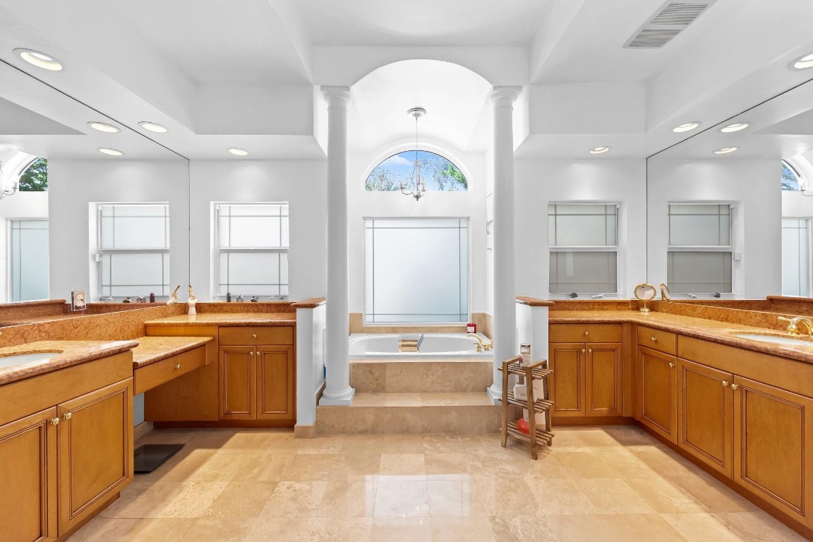 19450 Saturnia Lakes Dr