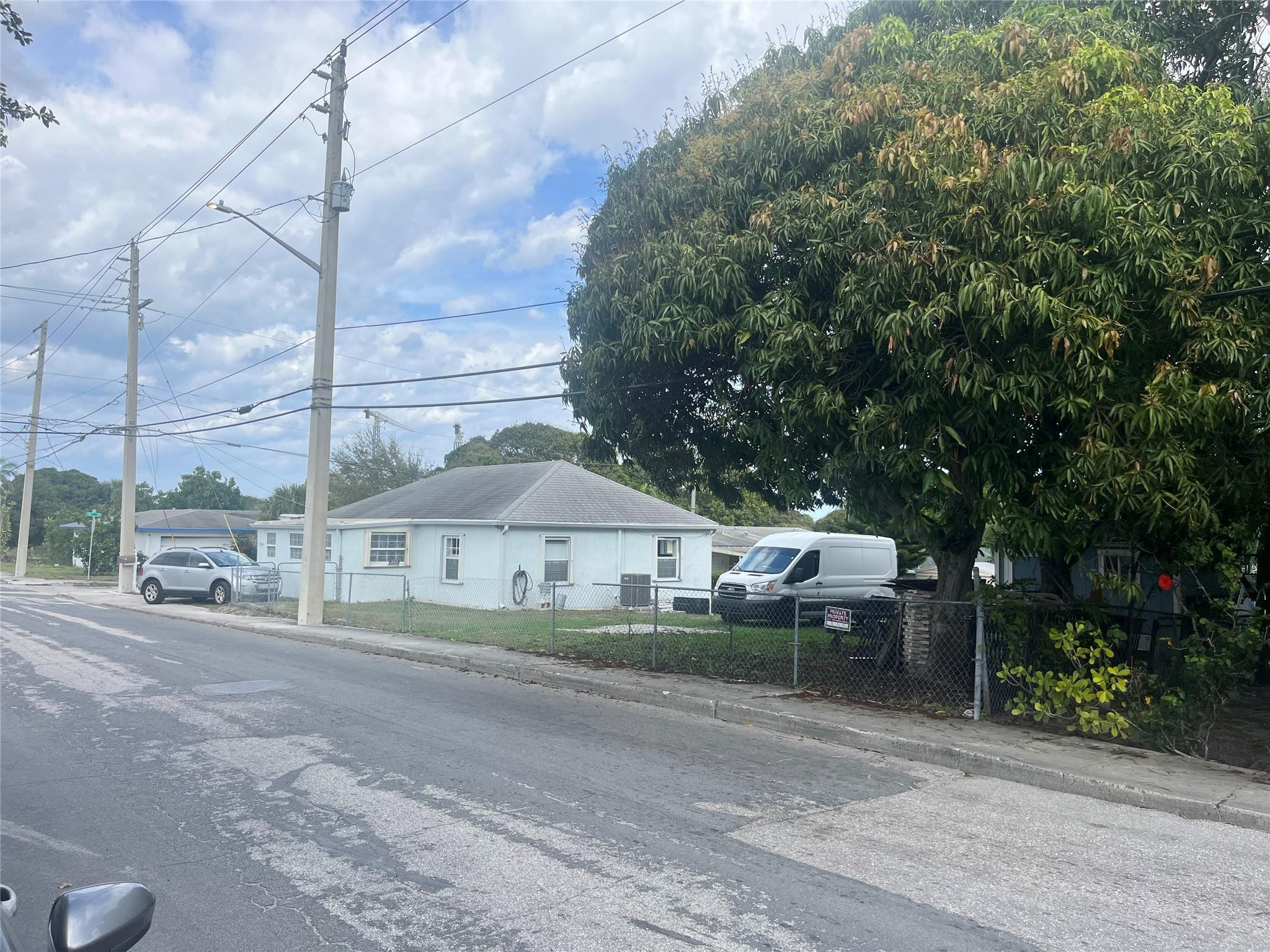 2014 Division Avenue