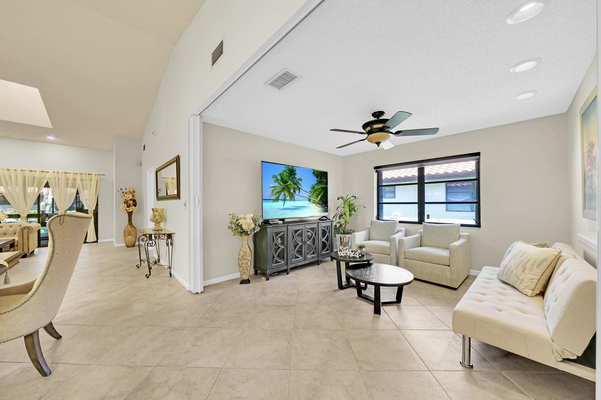 6125 Sunny Pointe Cir