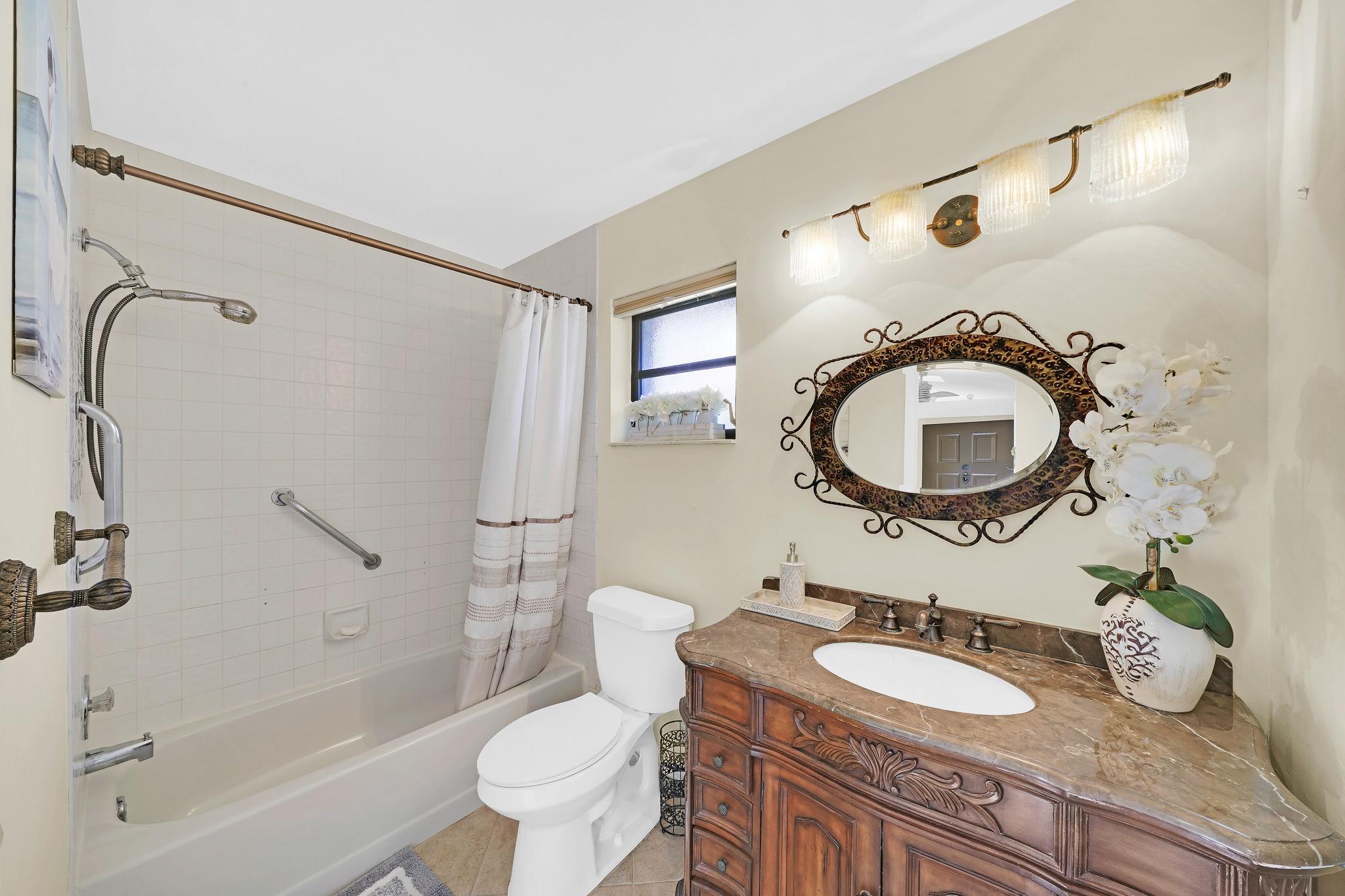 6125 Sunny Pointe Cir