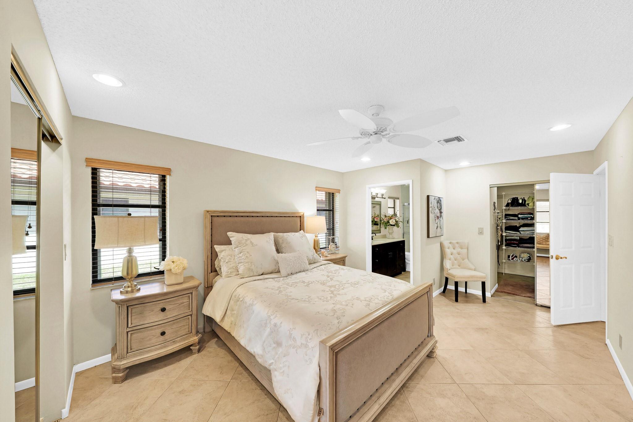 6125 Sunny Pointe Cir