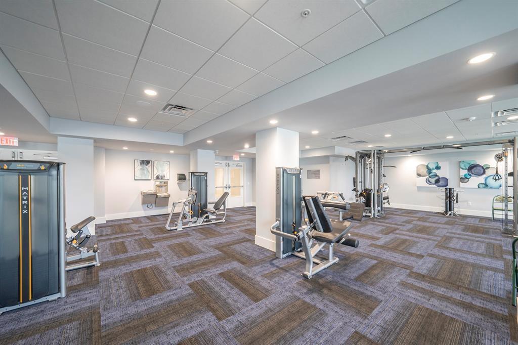 6125 Sunny Pointe Cir