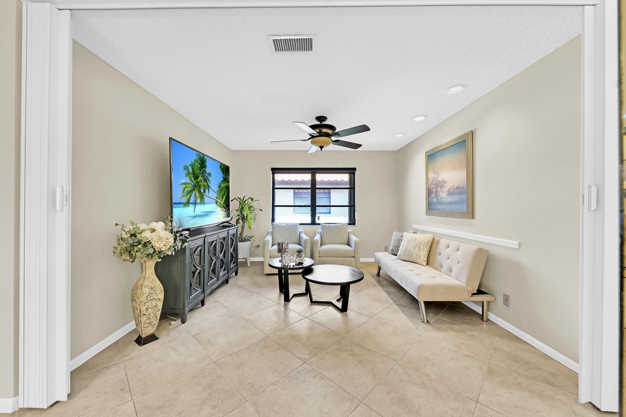 6125 Sunny Pointe Cir