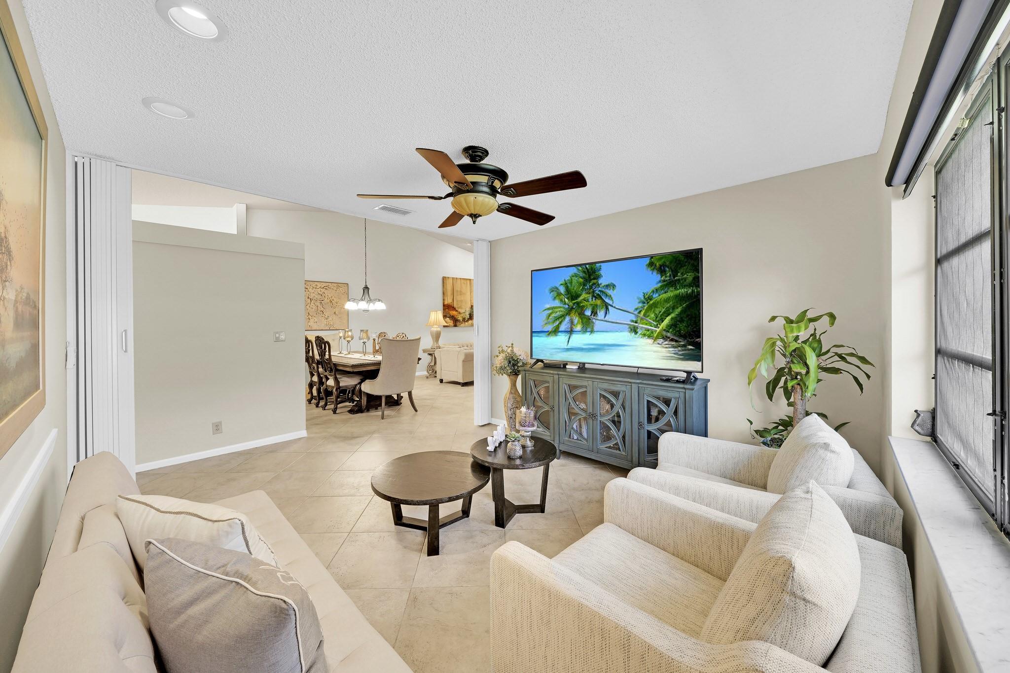 6125 Sunny Pointe Cir