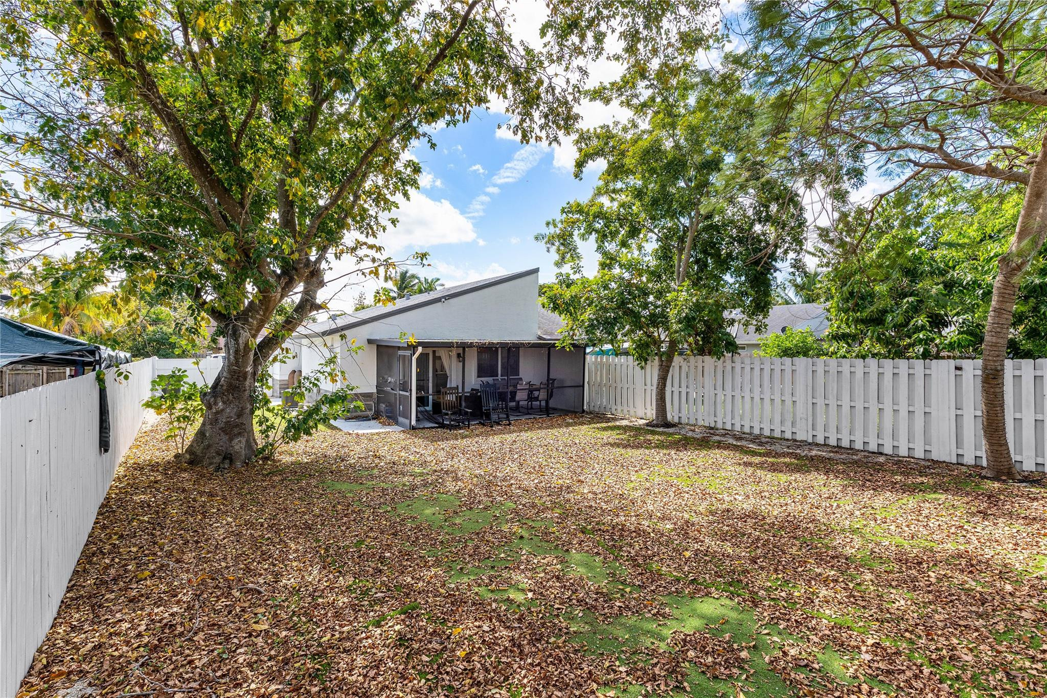 5235 NW 6th Ct