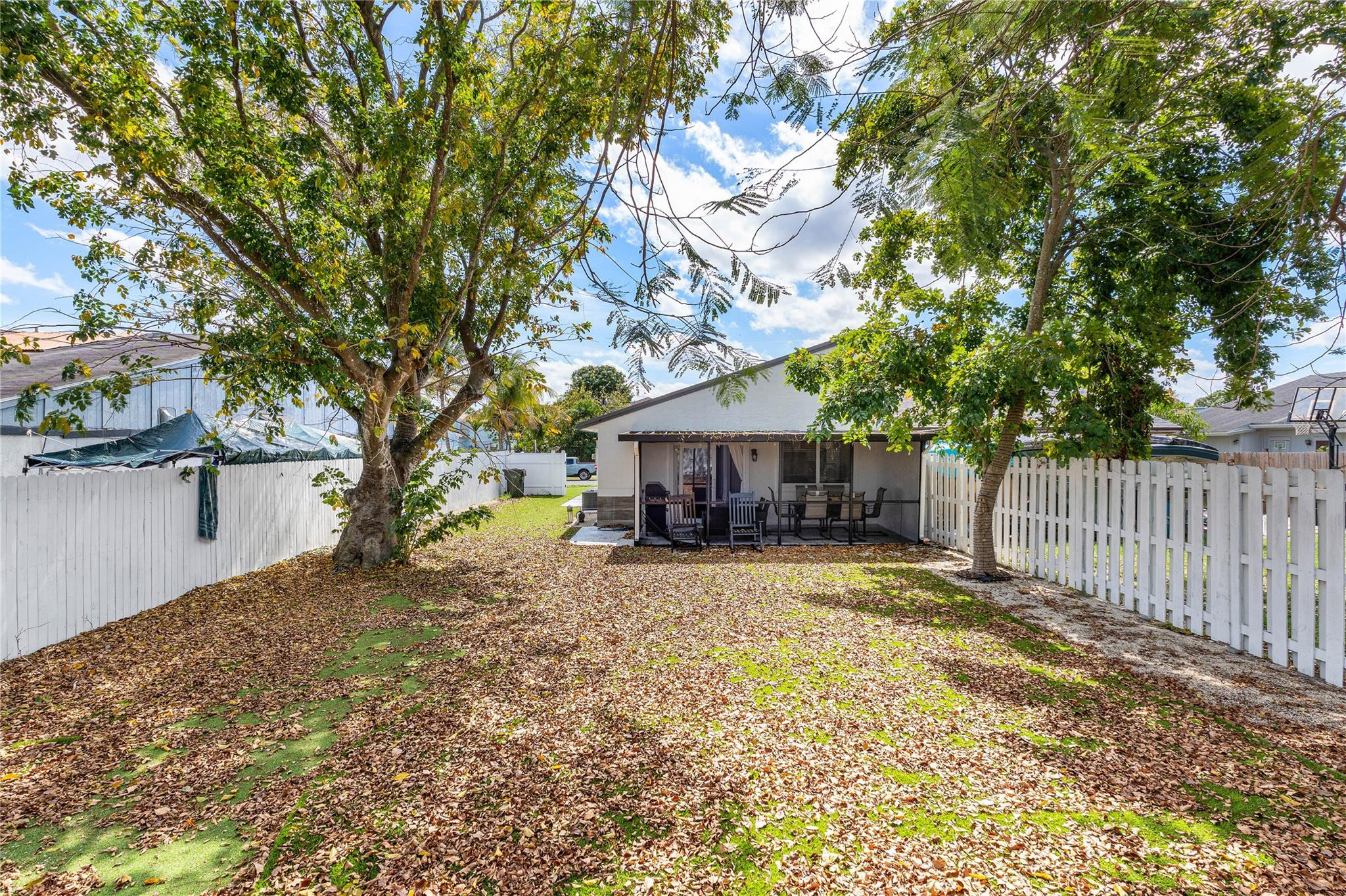 5235 NW 6th Ct