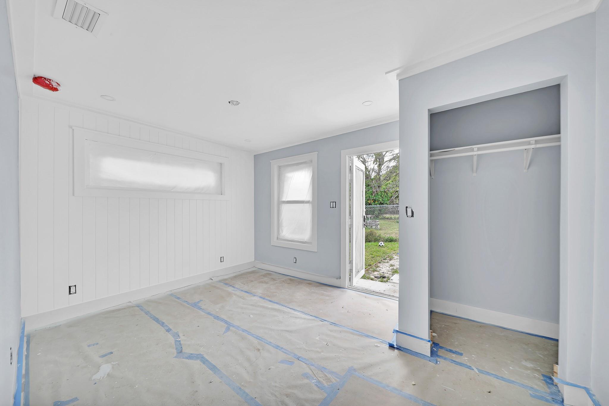 118 SW 7th St