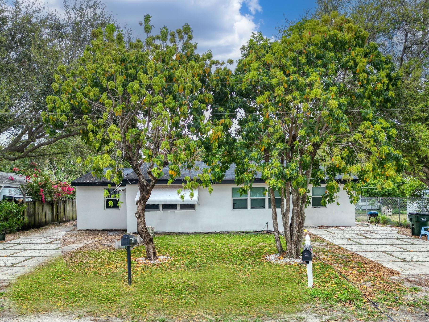 118 SW 7th St