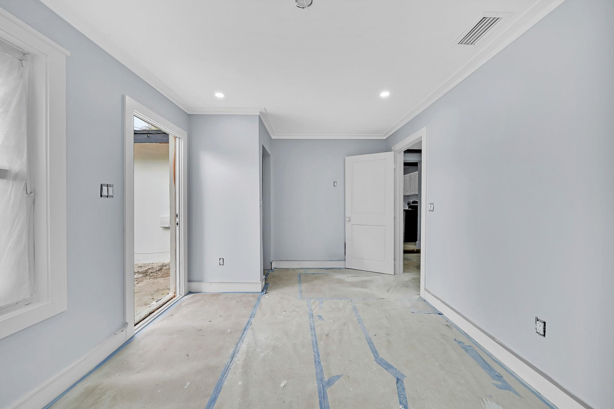 118 SW 7th St
